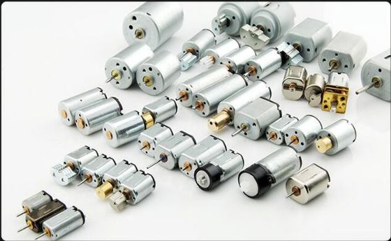 10W - 100W DC プラネタリギアモーター 12V / 24V オーダーメイドシャフト長さ
