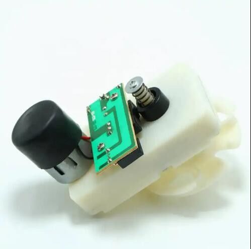 24V 21rpm プラスチックのギアモーター 50GS 365 360 DC スマート自動販売機のためのスクエアギアモーター